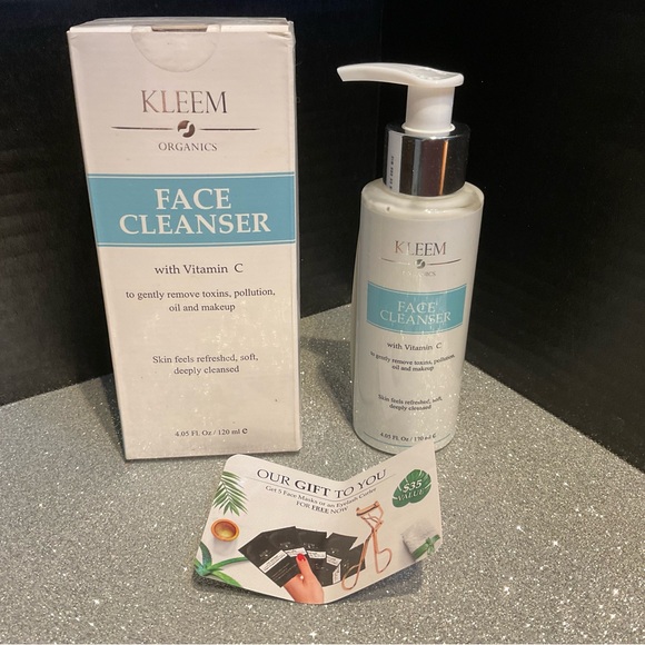 Kleem Organics Face Cleanser w VITAMIN C  for Face - Picture 3 of 9